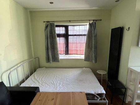 Studio to rent - Photo 5