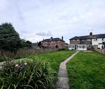 3 bedroom semi-detached house to rent - Photo 3