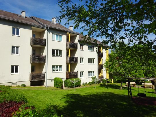 Schöne Erdgeschoß Wohnung mit Loggia - Foto 1