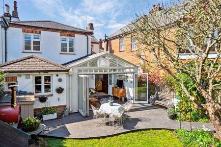 Glade Road, Marlow, Buckinghamshire, SL7 - Photo 2