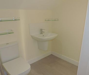 2 bedroom property to rent - Photo 1