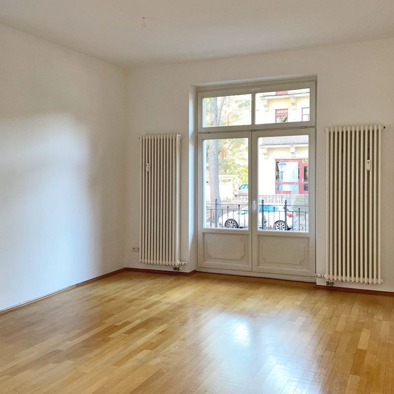 Striesen, im Hochparterre: kleiner Balkon + Wanne - Foto 1