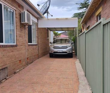 Spacious 4-Bedroom Family Home with Sunroom - Photo 2