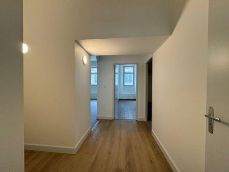POITIERS PROXIMITE NOTRE DAME T2 de 61.91 m² - Photo 4