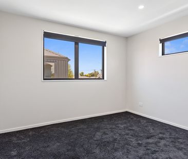 Modern Two-bedroom Townhouse with Off-street Park - Photo 1