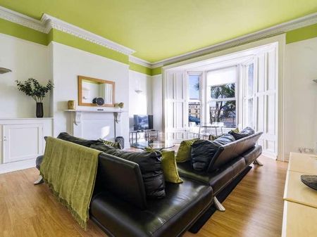 Percy Park, North Shields. ** Holiday Let Apartment, NE30 - Photo 2