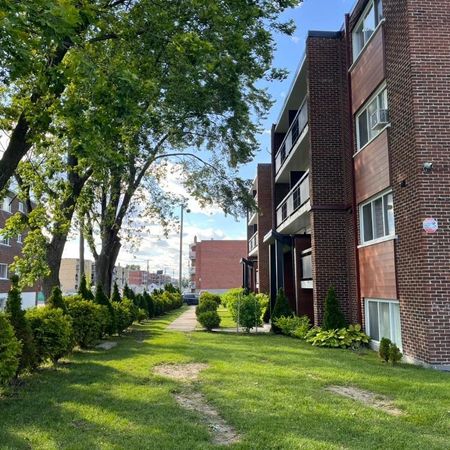 Modern 5 1/2 + appliances + parking, Chemoday Laval - Photo 3