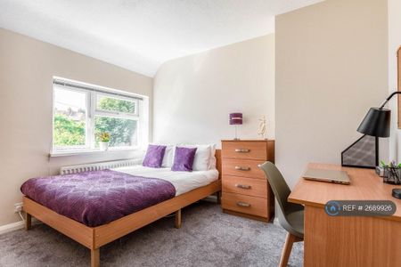 5 bedroom semi-detached house to rent - Photo 5