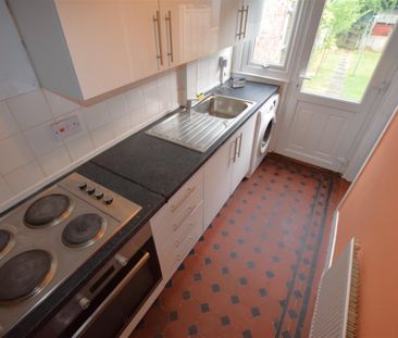 Standard Avenue, Tile Hill, Coventry - Photo 3