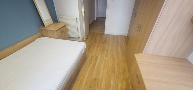 3 Bed - Flat 3 203 Belle Vue Road, Headingley, Leeds - LS3 1HG - Student - Photo 1