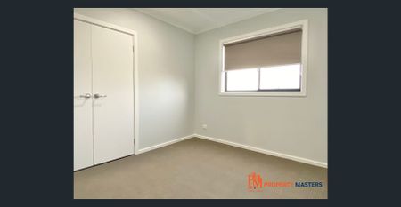 Spacious Family Home with Study in Wyndham Vale - Photo 3