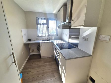 Studio to rent - Photo 5