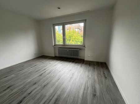 Gemütliche 2 Zimmer mit Einbauküche & Balkon in zentraler Lage - Photo 4