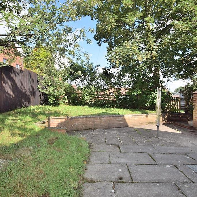 2 bedroom end of terrace house to rent - Photo 1