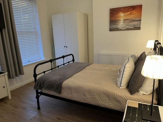 1 bedroom in a house share to rent - Photo 1