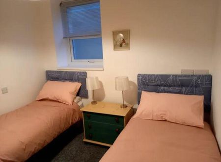 2 bedroom flat to rent - Photo 5
