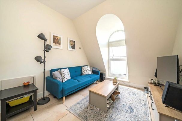 Uxbridge Road, Ealing, W5 - Photo 1