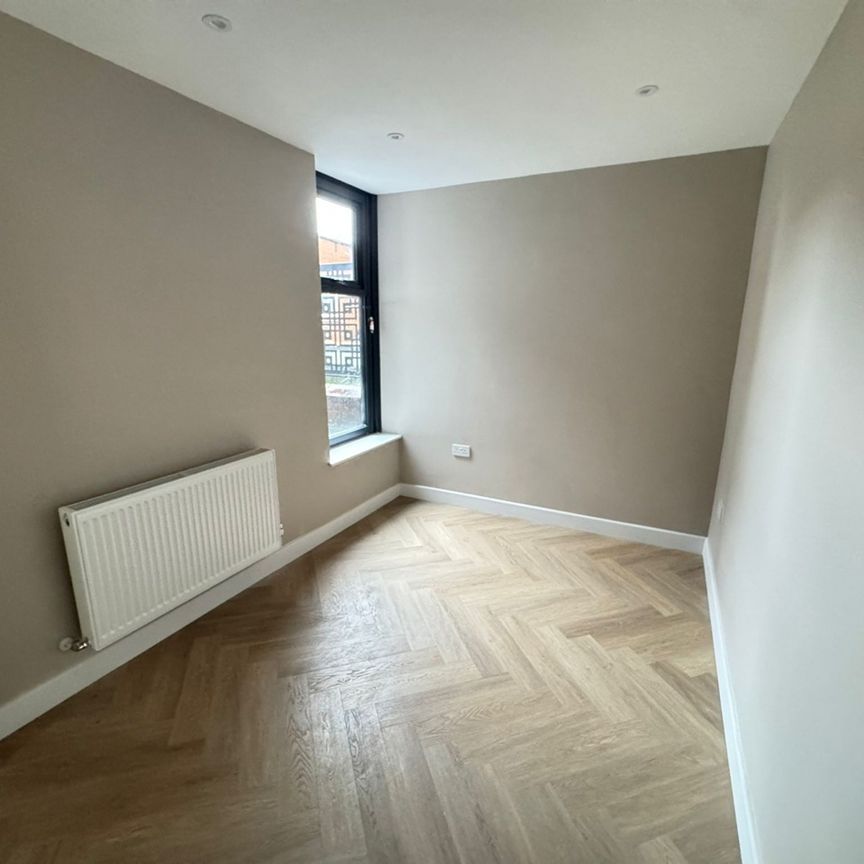 3 Bed Flat, High Road, N12 - Photo 1