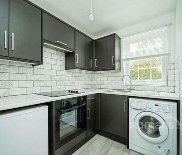 Foxhill, Crowthorne Road, Bracknell, Berkshire, RG12 - Photo 4