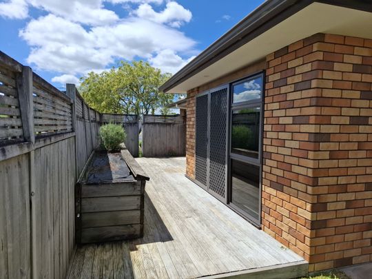 Discover comfort and convenience in this four-bedroom, two-bathroom home located on Bryce Street - just a short stroll from Cambridge’s town centre. - Photo 1