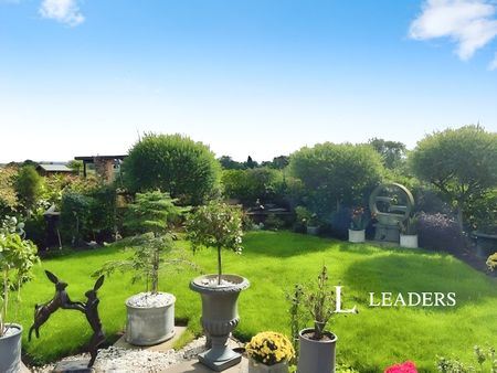 3 bedroom mid-terrace to rent Snape Barns, Snape Hall Lane, CW2 - Photo 4