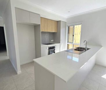 25 Gower Street, White Rock - Photo 5