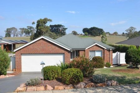 Ideal Family Home - Photo 3