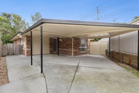 Charming Mudgeeraba Home with Ideal Location for Families and Commuters Alike. - Photo 4