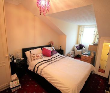 Brookside Road, Gatley, Cheadle, SK8 4BG - Photo 5