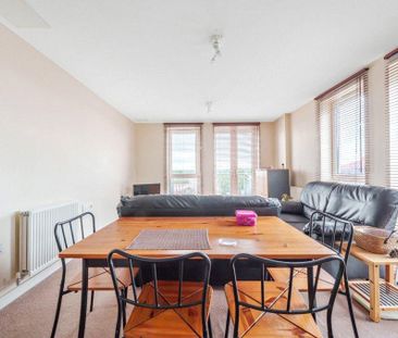 2 bedroom flat to rent - Photo 4