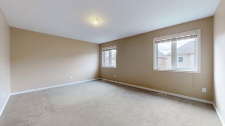 For Lease - 2372 Equestrian Crescent, Oshawa, Ontario - Photo 4