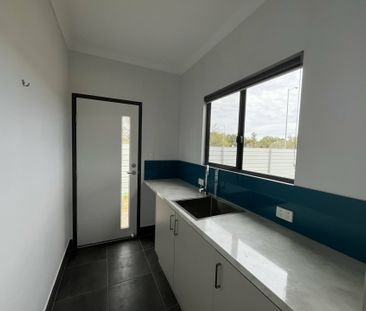 3 BEDROOM 2 BATHROOM MODERN HOUSE IN KILGARIFF - Photo 3