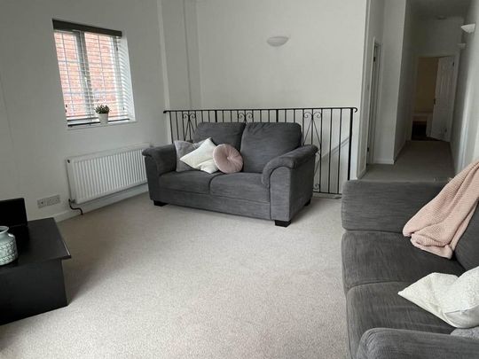 4 bedroom terraced house to rent - Photo 1