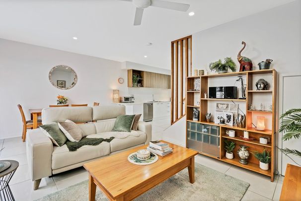 Coastal Chic: Stylish Living in Maroochydore! - Photo 1