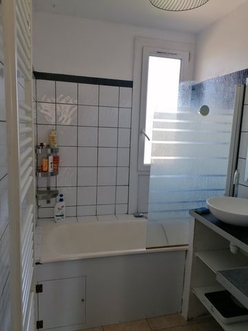 T3 - Photo 3