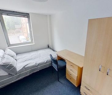 6 bedroom flat to rent - Photo 5