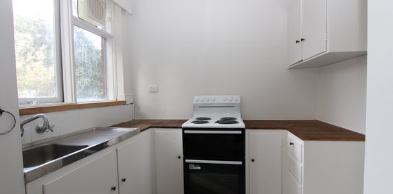 Thinking of selling? Contact our agent - Photo 2