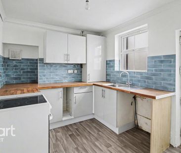 3 bedroom terraced house to rent - Photo 5