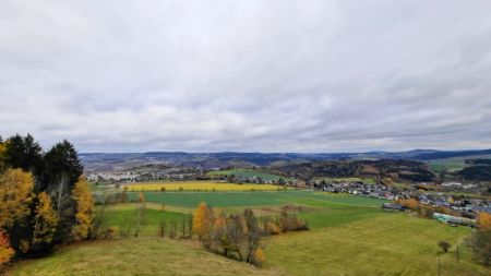 +++ Geräumige 3-Zimmer-Wohnung mit kleinem Austritt und Weitblick in traumhafter Lage +++ - Foto 2