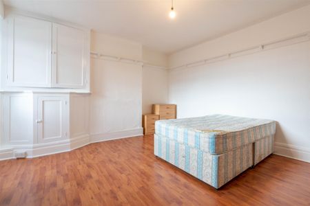 3 bed apartment to rent in Kenton Road, Newcastle Upon Tyne, NE3 - Photo 5