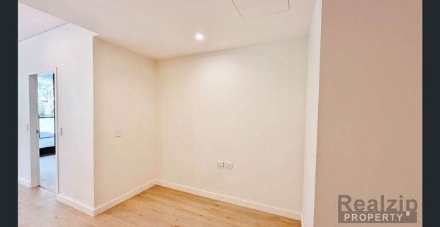 Luxury Apartment 3 Bedrooms close to Tallawong Metro Station - Photo 1