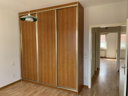 Location Appartement 4 pièces 95m² SARREGUEMINES 57200 - Photo 4