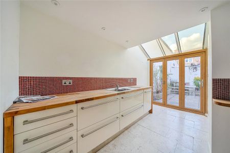 4 bedroom terraced house to rent - Photo 4