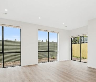 Modern, Light-Filled Living in a Private Two-Unit Block - Photo 2