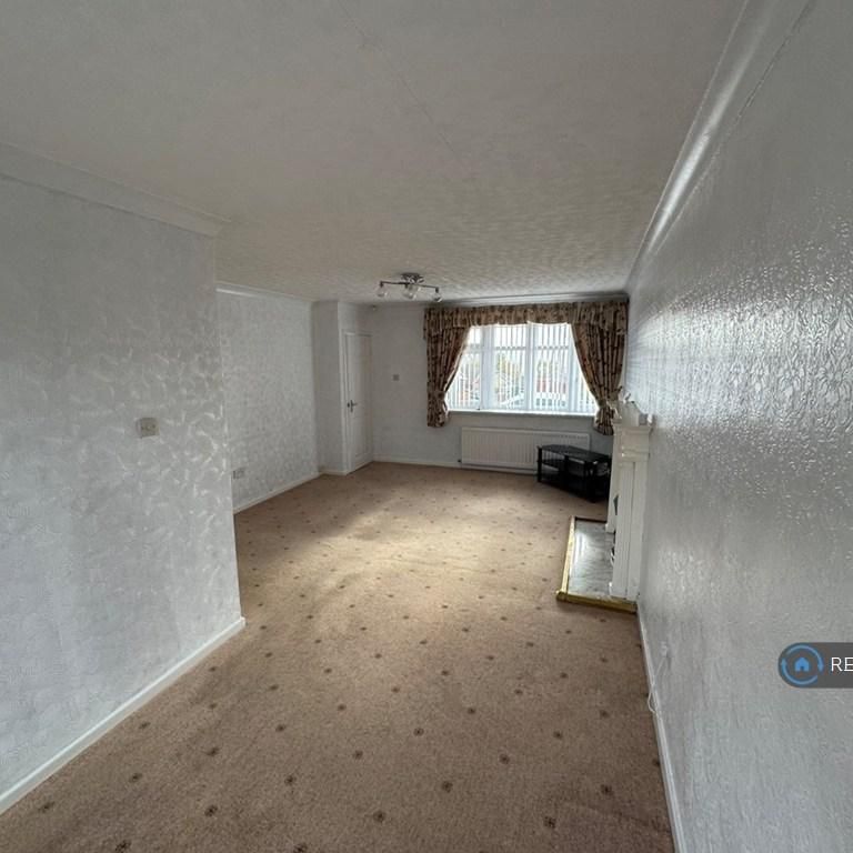 3 bedroom detached house to rent - Photo 1