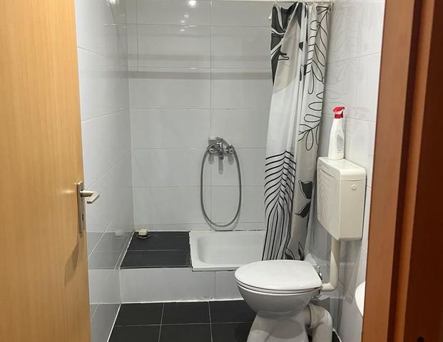 Single Wohnung mit Balkon - Photo 1