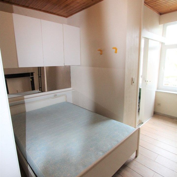 Instapklaar bemeubeld appartement nabij Sint-Pietersstation - Photo 1