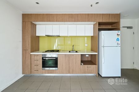 2 Bedroom 2 Bathroom Apartment in Melbourne Star - Photo 3