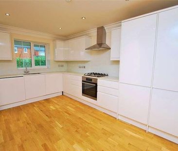 South Lane, Ash, Surrey, GU12 - Photo 3