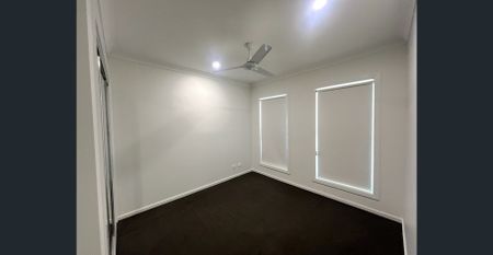 Modern Family Home - Photo 4